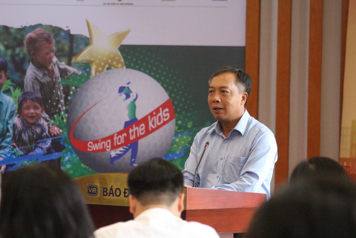 Ông Lê Trọng Minh - Tổng biên tập Báo Đầu tư, Trưởng Ban tổ chức Giải golf "Swing for the Kids" phát biểu tại buổi họp báo. Ảnh: Trung Dũng Ông Lê Trọng Minh - Tổng biên tập Báo Đầu tư, Trưởng Ban tổ chức Giải golf "Swing for the Kids" phát biểu tại buổi họp báo. Ảnh: Trung Dũng