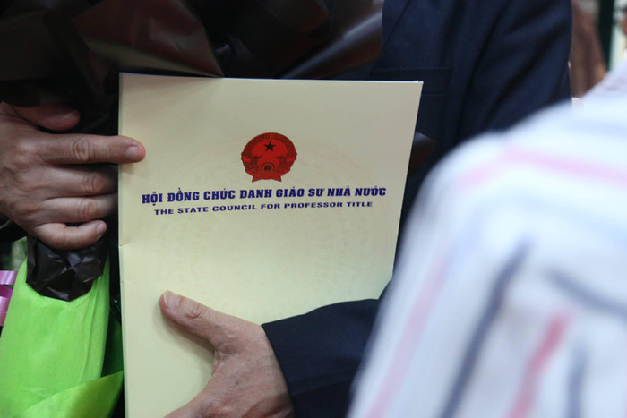 Tình trạng công bố khoa học trên các tập san dỏm đã có ảnh hưởng đến quá trình đề bạt các chức danh giáo sư và phó giáo sư ở Việt Nam (ảnh minh họa: VNN) Tình trạng công bố khoa học trên các tập san dỏm đã có ảnh hưởng đến quá trình đề bạt các chức danh giáo sư và phó giáo sư ở Việt Nam (ảnh minh họa: VNN)