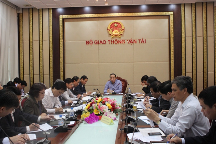 Thứ trưởng phụ trách Bộ Giao thông vận tải họp bàn đề xuất của các nhà đầu tư/ ảnh Báo Giao thông vận tải