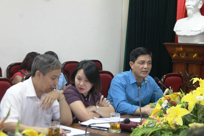 Lãnh đạo Cục An toàn thực phẩm trả lời câu hỏi của phóng viên các cơ quan thông tấn báo chí. Lãnh đạo Cục An toàn thực phẩm trả lời câu hỏi của phóng viên các cơ quan thông tấn báo chí.