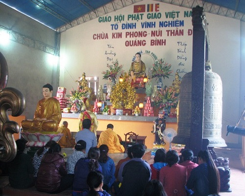 Nhiều tăng ni phật tử và người dân đến tham dự Đại lễ cầu Quốc thái Dân an (Ảnh: Thủy Phan) Nhiều tăng ni phật tử và người dân đến tham dự Đại lễ cầu Quốc thái Dân an (Ảnh: Thủy Phan)