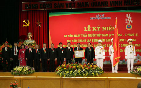 Bệnh viện Bạch Mai được trao Huân chương Độc lập lần 2 ảnh 2