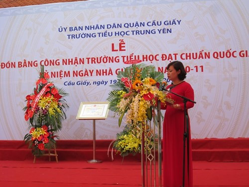 Nhiều thủ tục rườm rà khi kiểm định chất lượng trường chuẩn quốc gia (Ảnh: Thùy Linh) Nhiều thủ tục rườm rà khi kiểm định chất lượng trường chuẩn quốc gia (Ảnh: Thùy Linh)