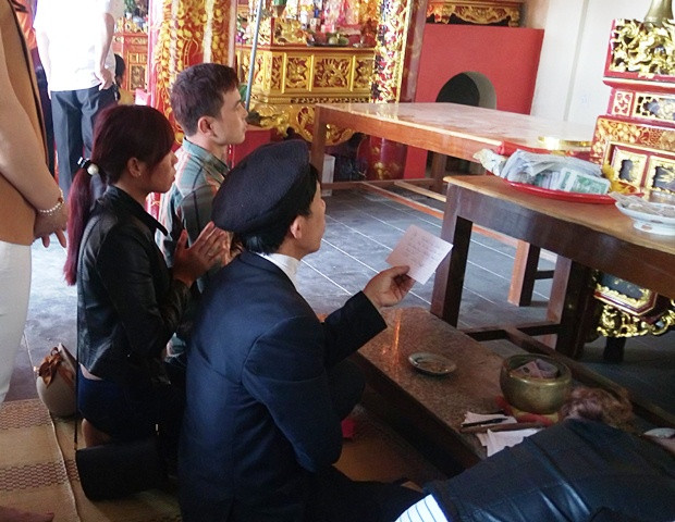 Lộn xộn ở khu di tích đền thờ thánh mẫu Liễu Hạnh ảnh 7 Lộn xộn ở khu di tích đền thờ thánh mẫu Liễu Hạnh ảnh 7