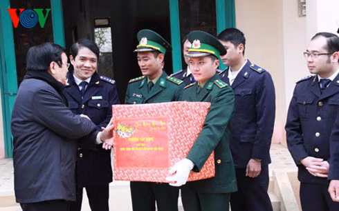 Chủ tịch nước đến Cao Bằng, tưởng niệm các liệt sỹ hy sinh vệ quốc năm 1979 ảnh 4