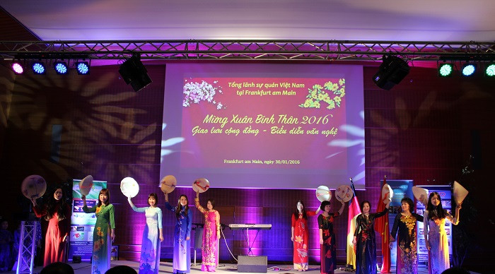 Người Việt tại Đức chào đón Xuân Bính Thân 2016 ảnh 4