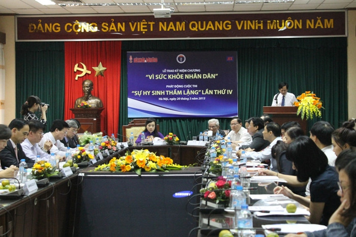 Toàn cảnh buổi Lễ trao Kỷ niệm chương "Vì sức khỏe nhân dân" và phát động cuộc thi “Sự hy sinh thầm lặng” lần thứ 4.