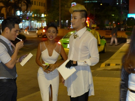 Nhiều bạn bè thân thiết của Trà My từ cuộc thi Vietnam Idol có mặt tại buổi tiệc này. Nhiều bạn bè thân thiết của Trà My từ cuộc thi Vietnam Idol có mặt tại buổi tiệc này.