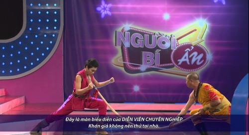 Thanh giáo hoàn toàn bị bẻ cong.