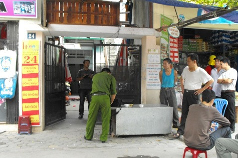 Khu nhà trọ nơi xảy ra vụ án mạng Khu nhà trọ nơi xảy ra vụ án mạng