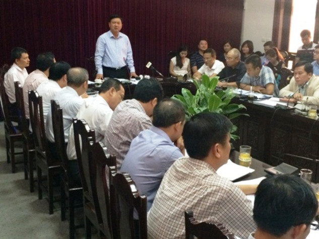 Bộ trưởng Đinh La Thăng trong buổi làm việc với Vietnam Airline và các hãng hàng không (ảnh nguồn mt.gov.vn) Bộ trưởng Đinh La Thăng trong buổi làm việc với Vietnam Airline và các hãng hàng không (ảnh nguồn mt.gov.vn)