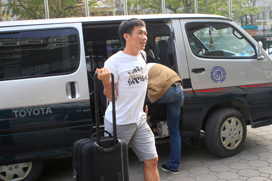 Tấn Tài nhiều khả năng sẽ được HLV Hoàng Văn Phúc trao cho chiếc băng thủ quân. Tấn Tài nhiều khả năng sẽ được HLV Hoàng Văn Phúc trao cho chiếc băng thủ quân.