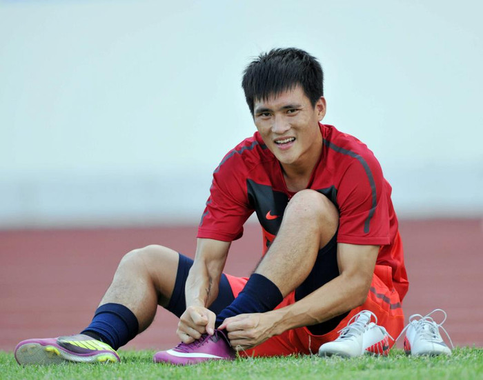 Công Vinh từng bày tỏ mong muốn được khoác áo Sài Gòn Xuân Thành. Công Vinh từng bày tỏ mong muốn được khoác áo Sài Gòn Xuân Thành.