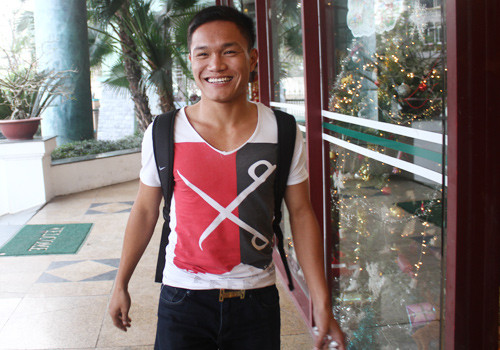 Tân binh của tuyển VN Quang Hùng (V.Ninh Bình). Tân binh của tuyển VN Quang Hùng (V.Ninh Bình).