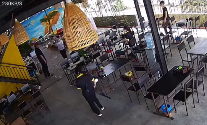 Đà Nẵng kỷ luật một Phó phòng vì có hành vi, lời nói thiếu chuẩn mực với người dân, gây dư luận xấu. Ảnh cắt từ clip. Đà Nẵng kỷ luật một Phó phòng vì có hành vi, lời nói thiếu chuẩn mực với người dân, gây dư luận xấu. Ảnh cắt từ clip.