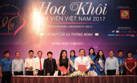 Trung ương Hội Liên hiệp thanh niên Việt Nam và Tập đoàn Tân Hiệp Phát ký chương trình hợp tác giai đoạn 2017 - 2021. (Ảnh: ban tổ chức) Trung ương Hội Liên hiệp thanh niên Việt Nam và Tập đoàn Tân Hiệp Phát ký chương trình hợp tác giai đoạn 2017 - 2021. (Ảnh: ban tổ chức)