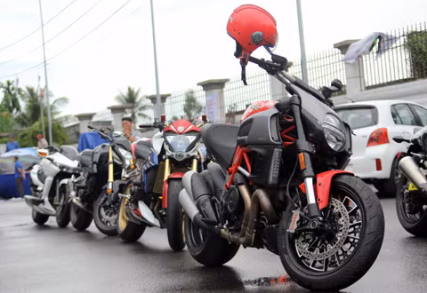 Ducati Diavel của thành viên câu lạc bộ Delta.