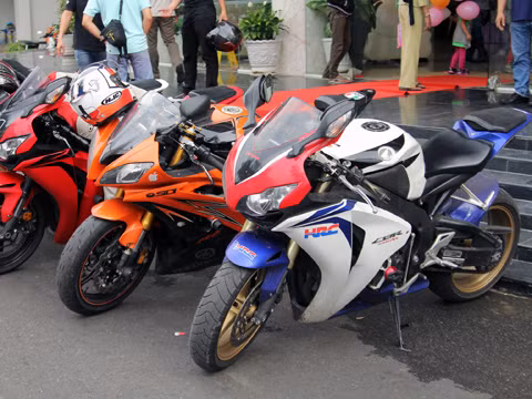 Những chiếc Sportbike khoe dáng.
