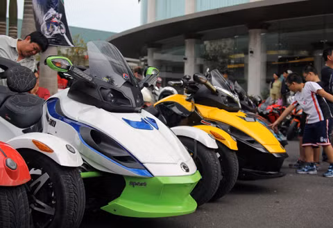 Dàn xe ba bánh Cam-Am đến từ TP HCM.