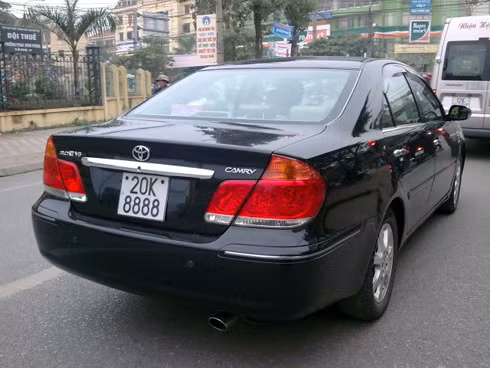 Biển tứ quý 20K 8888 dành cho Camry dù không phải xe sang. Ảnh Otofun