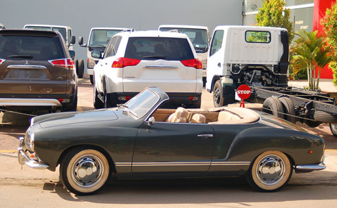 Đầu thập kỷ 50, Volkswagen sản xuất Type 1. Cuộc sống sau chiến tranh dần cải thiện, hãng quyết định bổ sung thêm dòng xe cao cấp vào thị trường. Volkswagen ký hợp đồng với hãng xe Đức Karmann. Sau đo Karmann tiếp tục bắt tay với hãng thiết kế Ghia của Italy. Đầu thập kỷ 50, Volkswagen sản xuất Type 1. Cuộc sống sau chiến tranh dần cải thiện, hãng quyết định bổ sung thêm dòng xe cao cấp vào thị trường. Volkswagen ký hợp đồng với hãng xe Đức Karmann. Sau đo Karmann tiếp tục bắt tay với hãng thiết kế Ghia của Italy.