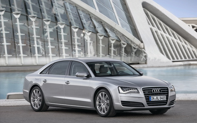 Audi A8 thế hệ mới có thể chia sẻ kết cấu khung gầm với Porsche Panamera và Bentley trong tương lai, và đi kèm với kết cấu kiểu modul MSB của Tập đoàn Volkswagen. Dòng sedan hạng sang của Audi sẽ vẫn sử dụng hệ thống truyền động bốn bánh truyền thống, ngoài ra còn có hệ thống truyền động bánh trước. Audi A8 thế hệ mới có thể chia sẻ kết cấu khung gầm với Porsche Panamera và Bentley trong tương lai, và đi kèm với kết cấu kiểu modul MSB của Tập đoàn Volkswagen. Dòng sedan hạng sang của Audi sẽ vẫn sử dụng hệ thống truyền động bốn bánh truyền thống, ngoài ra còn có hệ thống truyền động bánh trước.