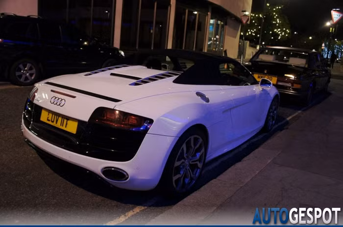 1.Audi R8 V10 Spyder: Thông số cơ bản: Tốc độ tối đa 313 km/h Tăng tốc từ 0-100 km/h 4.10 s Trọng lượng1720 kg 1.Audi R8 V10 Spyder: Thông số cơ bản: Tốc độ tối đa 313 km/h Tăng tốc từ 0-100 km/h 4.10 s Trọng lượng1720 kg