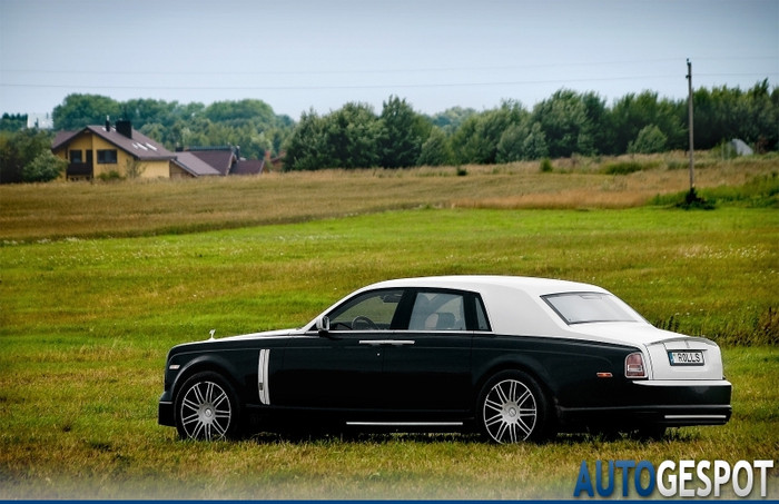 14. Rolls-Royce Phantom Mansory Conquistador Thông số cơ bản: Tốc độ tối đa 270 km/h Tăng tốc từ 0-100 km/h 5.60 s Trọng lượng 2500 kg 14. Rolls-Royce Phantom Mansory Conquistador Thông số cơ bản: Tốc độ tối đa 270 km/h Tăng tốc từ 0-100 km/h 5.60 s Trọng lượng 2500 kg