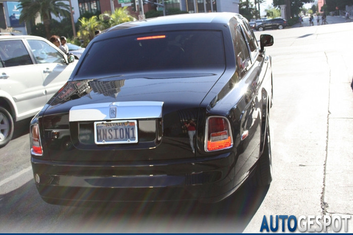 8.Rolls-Royce Phantom Thông số cơ bản: Tốc độ tối đa 240 km/h Tăng tốc từ 0-100 km/h 5.90 s Trọng lượng2485 kg 8.Rolls-Royce Phantom Thông số cơ bản: Tốc độ tối đa 240 km/h Tăng tốc từ 0-100 km/h 5.90 s Trọng lượng2485 kg