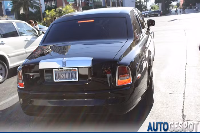 8.Rolls-Royce Phantom Thông số cơ bản: Tốc độ tối đa 240 km/h Tăng tốc từ 0-100 km/h 5.90 s Trọng lượng2485 kg 8.Rolls-Royce Phantom Thông số cơ bản: Tốc độ tối đa 240 km/h Tăng tốc từ 0-100 km/h 5.90 s Trọng lượng2485 kg