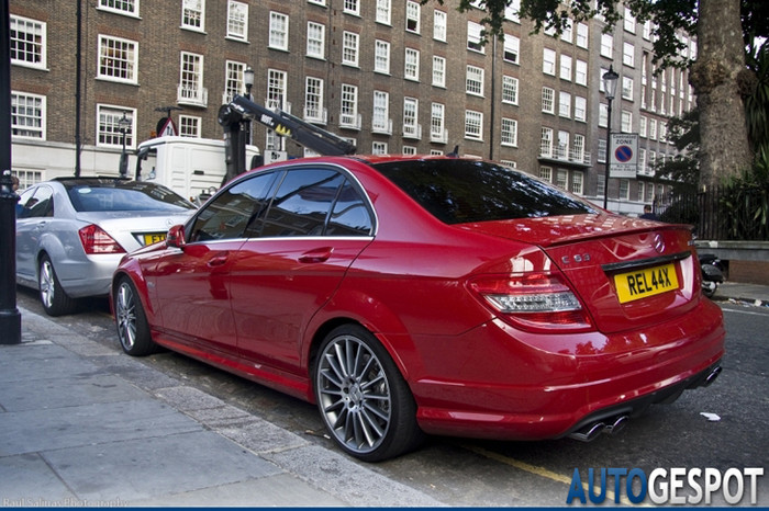 4. Mercedes-Benz C 63 AMG Thông số cơ bản: Tốc độ tối đa 250 km/h Tăng tốc từ 0-100 km/h 4 .50 s Trọng lượng1730 k 4. Mercedes-Benz C 63 AMG Thông số cơ bản: Tốc độ tối đa 250 km/h Tăng tốc từ 0-100 km/h 4 .50 s Trọng lượng1730 k