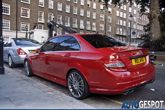 4. Mercedes-Benz C 63 AMG Thông số cơ bản: Tốc độ tối đa 250 km/h Tăng tốc từ 0-100 km/h 4 .50 s Trọng lượng1730 k 4. Mercedes-Benz C 63 AMG Thông số cơ bản: Tốc độ tối đa 250 km/h Tăng tốc từ 0-100 km/h 4 .50 s Trọng lượng1730 k