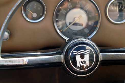 Vô-lăng nhuộm màu thời gian Vô-lăng nhuộm màu thời gian