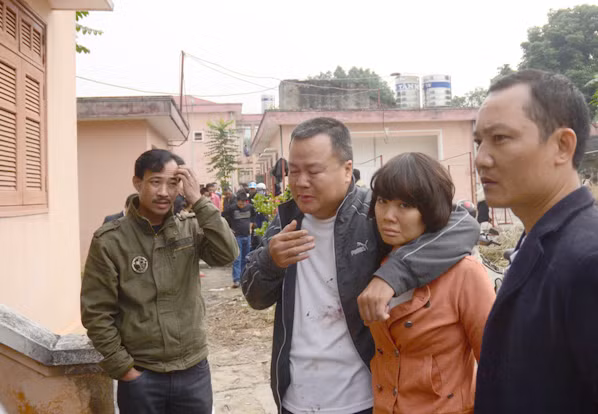 Nhiều người chưa hết bàng hoàng sau vụ tai nạn.