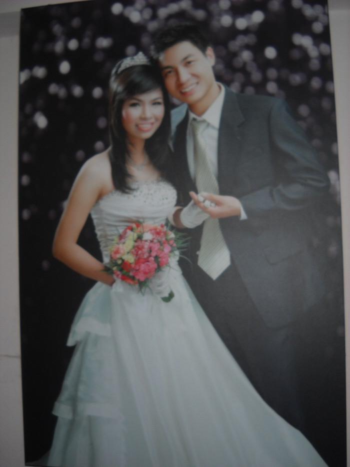 Nhìn tấm ảnh cưới này chị Xoa bật khóc nức nở