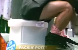 "Bồn cầu di động" hay chưa Dùng đi rồi rửa,cất vào ba lô