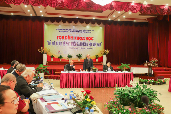 Giáo sư Trần Hồng Quân phát biểu tại tọa đàm khoa học “Đổi mới tư duy để phát triển giáo dục đại học Việt Nam” (ảnh: T.L)