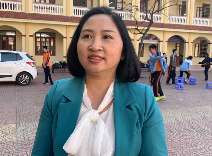 Chị Trần Thị Thu - phụ huynh lớp 8 của Trường Trung học cơ sở Chu Văn An, quận Ngô Quyền, thành phố Hải Phòng (ảnh: Thùy Linh)