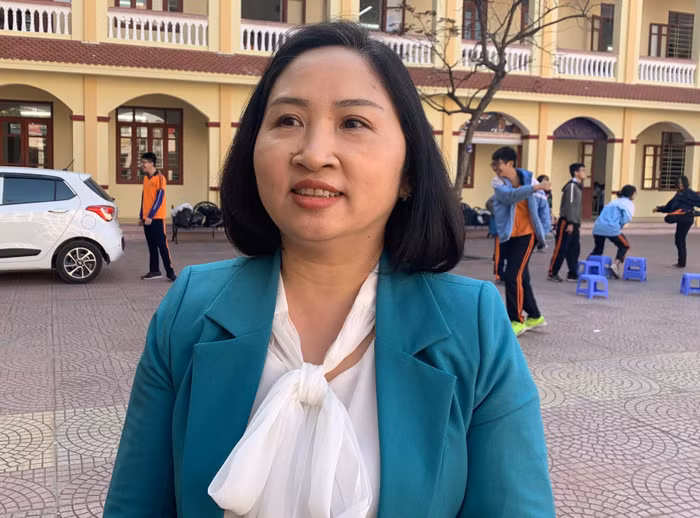 Chị Trần Thị Thu - phụ huynh lớp 8 của Trường Trung học cơ sở Chu Văn An, quận Ngô Quyền, thành phố Hải Phòng (ảnh: Thùy Linh)