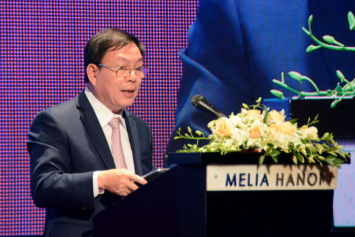 Ông Lê Đăng Dũng - Chủ tịch kiêm Tổng giám đốc Tập đoàn Viettel (ảnh: Bộ giáo dục và Đào tạo) Ông Lê Đăng Dũng - Chủ tịch kiêm Tổng giám đốc Tập đoàn Viettel (ảnh: Bộ giáo dục và Đào tạo)