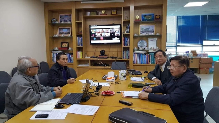 Ngày 17/12, Hiệp hội Các trường đại học, cao đẳng Việt Nam tổ chức tọa đàm trực tuyến nhóm chủ tịch Hội đồng trường đại học, học viện với chủ đề “Chức năng chủ tịch Hội đồng trường đại học, học viện”. (ảnh: Võ Dung)