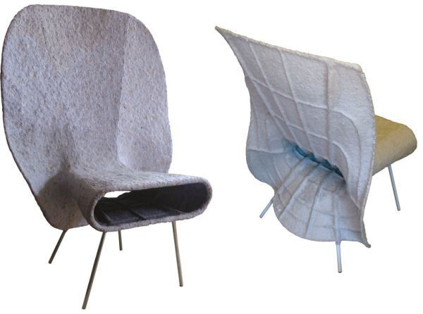 1. Daily Chair- ghế làm từ giấy vụn Nhà thiết kế người Israel, Tal Gur đã mang đến một không gian thật tuyệt vời bằng cách sử dụng giấy vụn để tạo ra một chiếc ghế ngồi vô cùng thoải mái này. Đã có nhiều nhà thiết kế cũng sử dụng chất liệu tương tự để sáng tạo đồ nội thất nhưng chiếc ghế của Tal Gur vẫn mang sự độc đáo riêng.