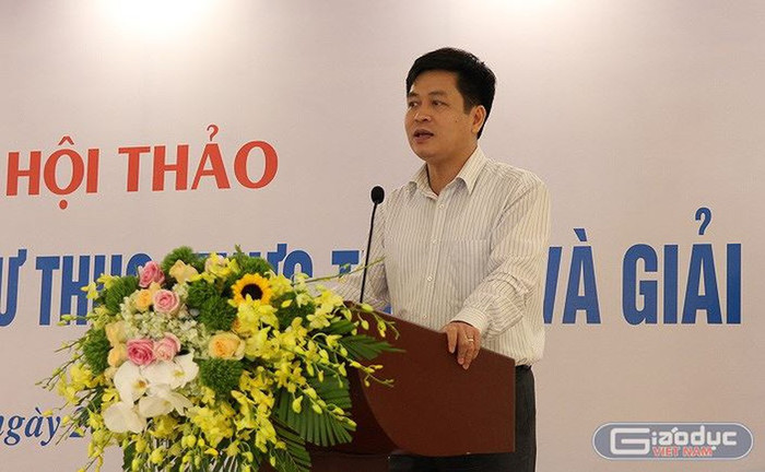 Ông Nguyễn Xuân Thành - Phó vụ trưởng Vụ Giáo dục trung học khẳng định: “Cán bộ quản lí, nhất là hiệu trưởng nhà trường có vai trò quyết định trong việc hiện thực hoá chủ trương giảm tải..." (Ảnh: Lại Cường) Ông Nguyễn Xuân Thành - Phó vụ trưởng Vụ Giáo dục trung học khẳng định: “Cán bộ quản lí, nhất là hiệu trưởng nhà trường có vai trò quyết định trong việc hiện thực hoá chủ trương giảm tải..." (Ảnh: Lại Cường)
