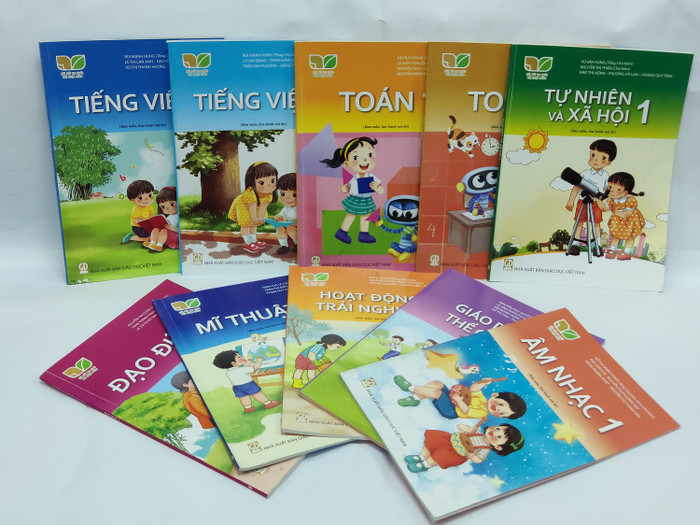 Bộ sách giáo khoa Kết nối tri thức với cuộc sống, gồm 10 cuốn, giá 179.000 đồng (Ảnh: Nhà xuất bản giáo dục Việt Nam) Bộ sách giáo khoa Kết nối tri thức với cuộc sống, gồm 10 cuốn, giá 179.000 đồng (Ảnh: Nhà xuất bản giáo dục Việt Nam)