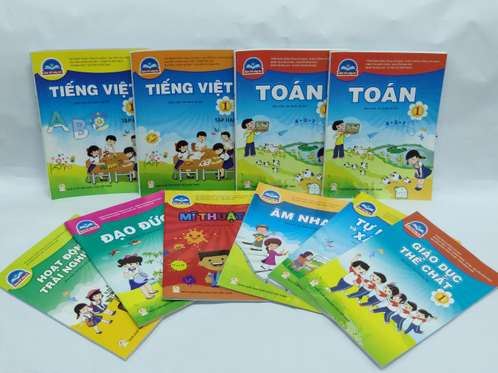 Sau khi nghiên cứu, theo ghi nhận của phóng viên, nhiều giáo viên cho rằng, cả 5 bộ sách giáo khoa có thiết kế mới mẻ, hấp dẫn về hình thức, cấu trúc. (Ảnh: Nhà xuất bản giáo dục Việt Nam) Sau khi nghiên cứu, theo ghi nhận của phóng viên, nhiều giáo viên cho rằng, cả 5 bộ sách giáo khoa có thiết kế mới mẻ, hấp dẫn về hình thức, cấu trúc. (Ảnh: Nhà xuất bản giáo dục Việt Nam)