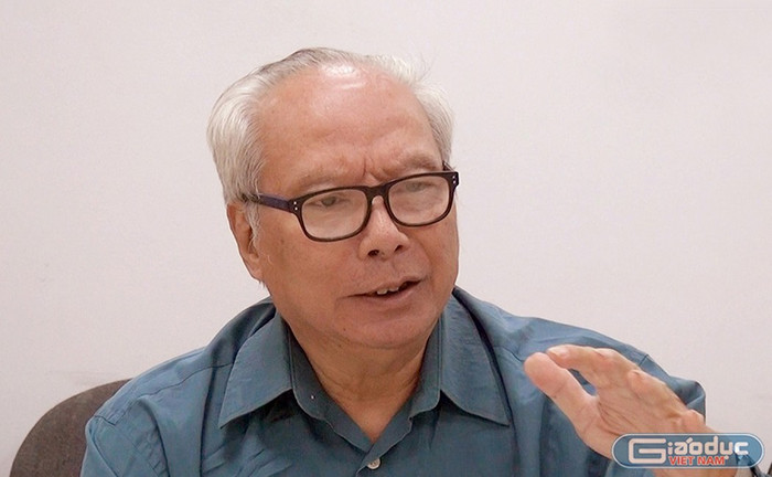 Tiến sĩ Lê Viết Khuyến hiến kế để dạy học từ xa thành nề nếp! (Ảnh: Tùng Dương) Tiến sĩ Lê Viết Khuyến hiến kế để dạy học từ xa thành nề nếp! (Ảnh: Tùng Dương)
