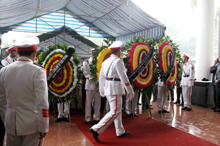 Các đoàn vào viếng Thượng tướng Phạm Quý Ngọ