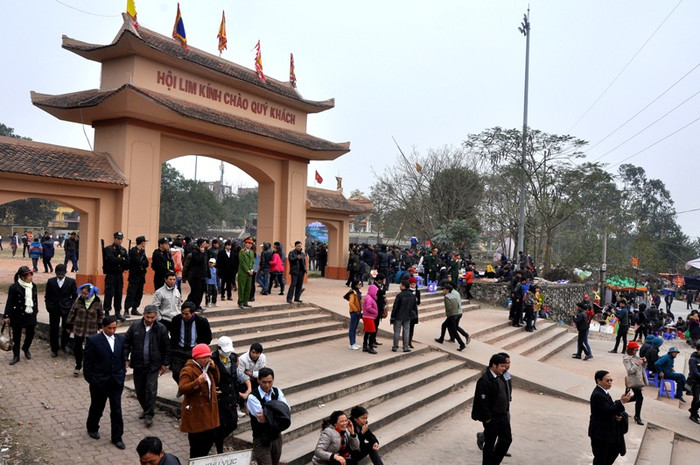 Đến hẹn lại lên, hội Lim là một lễ hội lớn của tỉnh Bắc Ninh, chính hội được tổ chức vào ngày 13 tháng giêng hàng năm, trên địa bàn huyện Tiên Du tỉnh Bắc Ninh. Hội Lim được coi là nét kết tinh độc đáo của vùng văn hoá Kinh Bắc. Đến hẹn lại lên, hội Lim là một lễ hội lớn của tỉnh Bắc Ninh, chính hội được tổ chức vào ngày 13 tháng giêng hàng năm, trên địa bàn huyện Tiên Du tỉnh Bắc Ninh. Hội Lim được coi là nét kết tinh độc đáo của vùng văn hoá Kinh Bắc.
