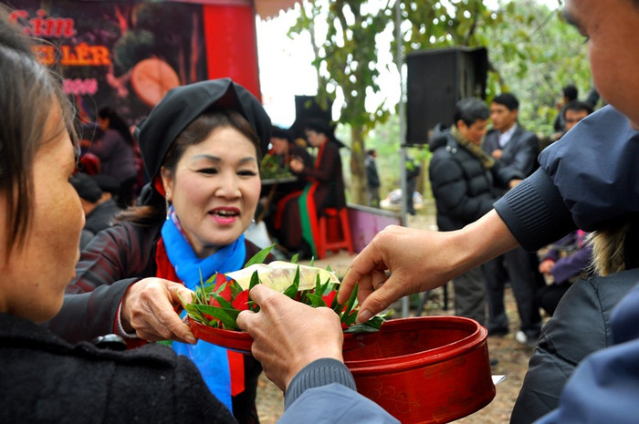 Mời trầu – một trong những nét đẹp văn hóa người Kinh Bắc thể hiện sự gắn kết và gần gũi của người Việt nói chung. Mời trầu – một trong những nét đẹp văn hóa người Kinh Bắc thể hiện sự gắn kết và gần gũi của người Việt nói chung.