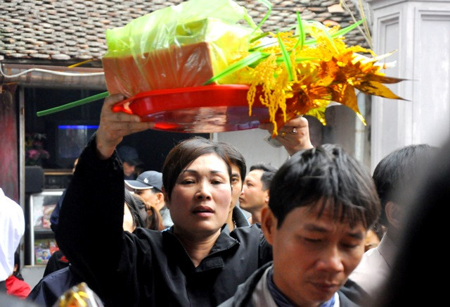 Để cầu mong được bình an, may mắn, thành công… trong năm mới.